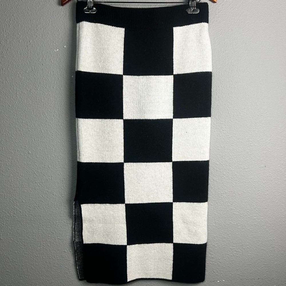 Chic Black and White Checkered Pencil Skirt
